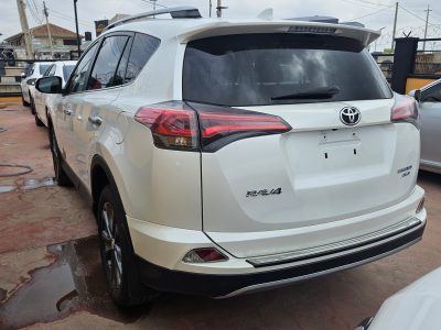 TOYOTA RAV4 2018 MODEL XLE