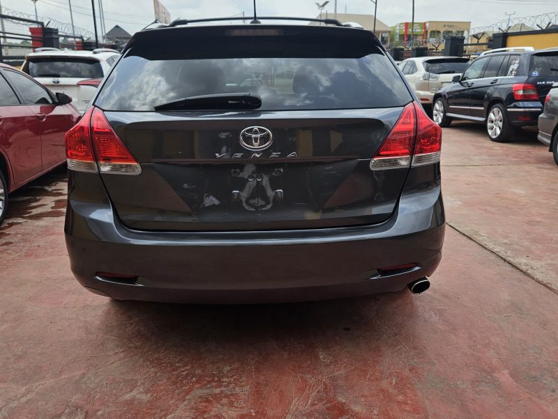 Toyota venza 2011 model v4