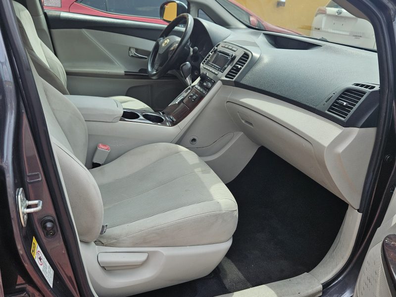 Toyota venza 2011 model v4