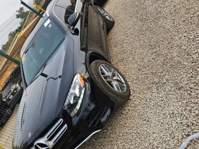 Mercedes Benz glc 2018 model. Panoramic roof