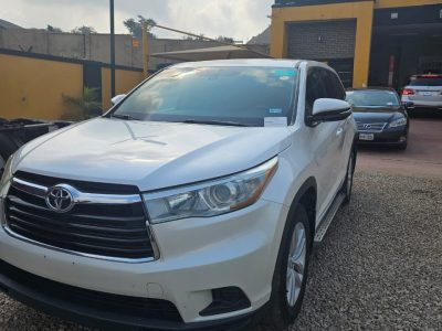 Toyota Highlander 2015 model v4, key, fabric interior, LE EDITION