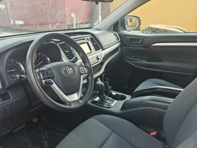 Toyota Highlander 2015 model v4, key, fabric interior, LE EDITION