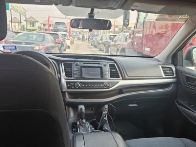 Toyota Highlander 2015 model v4, key, fabric interior, LE EDITION