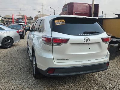 Toyota Highlander 2015 model v4, key, fabric interior, LE EDITION