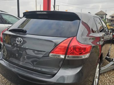 Toyota venza 2011.model 4plugs
