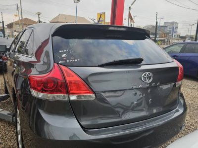 Toyota venza 2011.model 4plugs