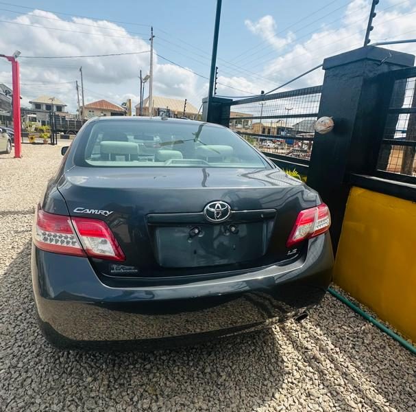 TOYOTA CAMRY LE