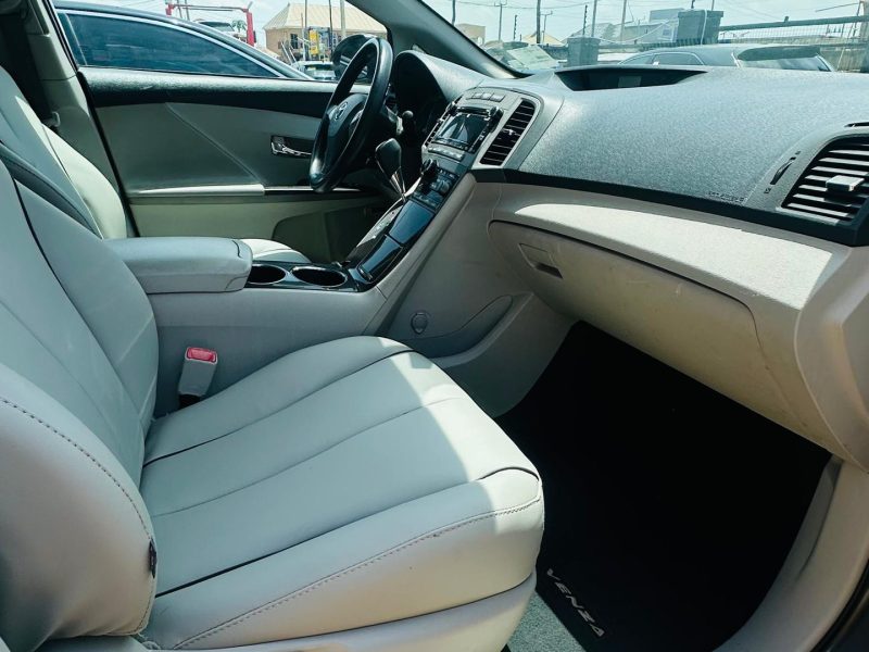 TOYOTA VENZA 2010