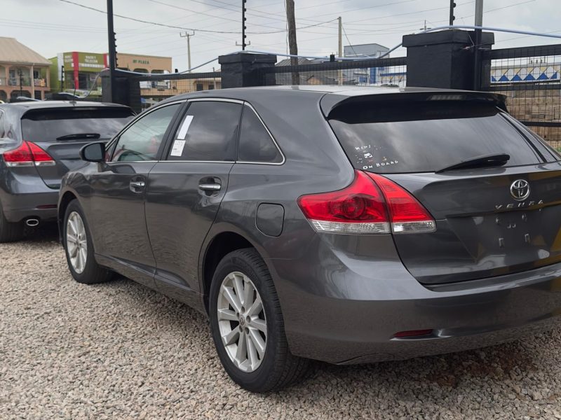 TOYOTA VENZA 2010 GRAY