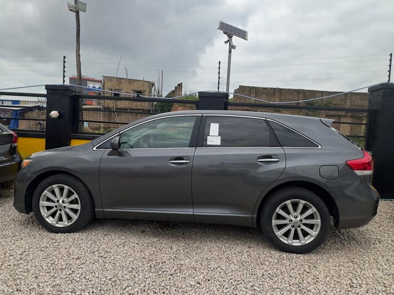 TOYOTA VENZA 2010 GRAY