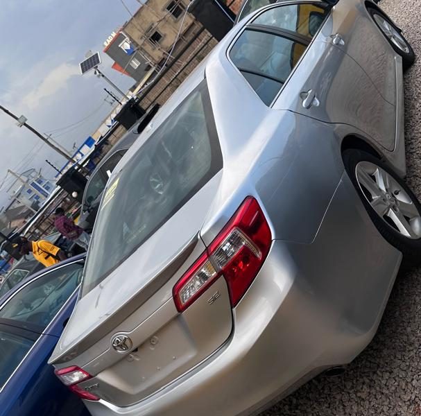 TOYOTA CAMRY SE 2012 MODEL