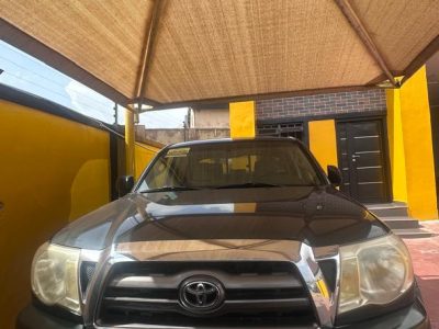 TOYOTA TACOMA 2010 MODEL